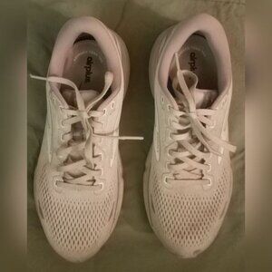 Brooks Women's Ghost Neutral Running Shoe Size 8.5